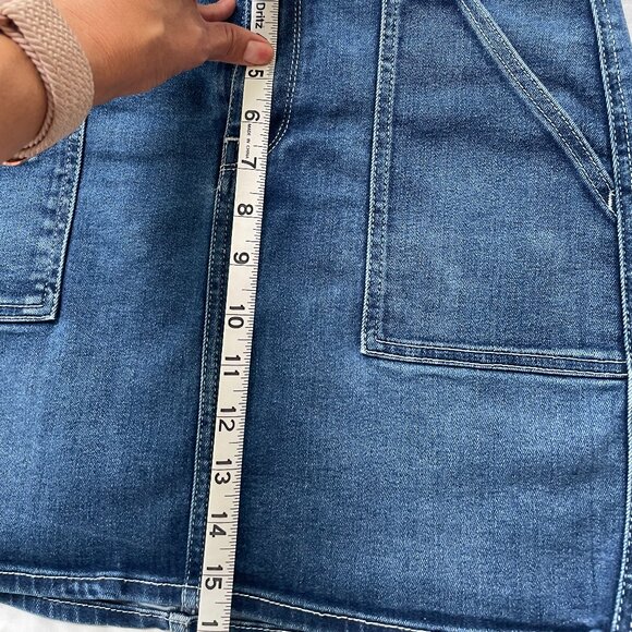 7 for All Mankind, Women's Jean Mini Skirt, Size. 28, Front pockets - Picture 4 of 6